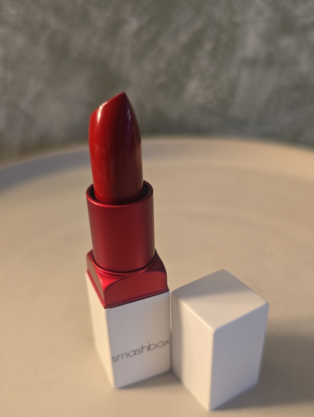 Smashbox Classic Red Cream Lipstick, Color Bawse NWOT - Picture 2 of 4